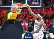 WTT大满贯抢七大战爆出冷门！辽宁男篮绝杀巴塞罗那，争冠形势突变(难言单挑武子弈)